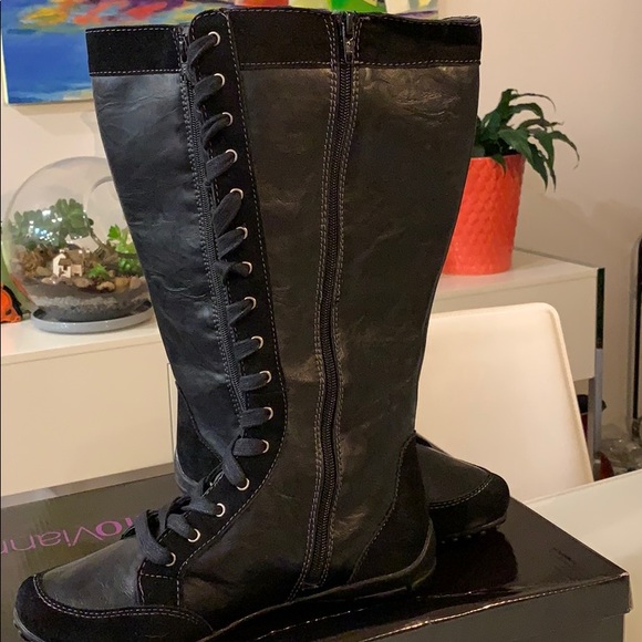 New - tall boots - Picture 3 of 9